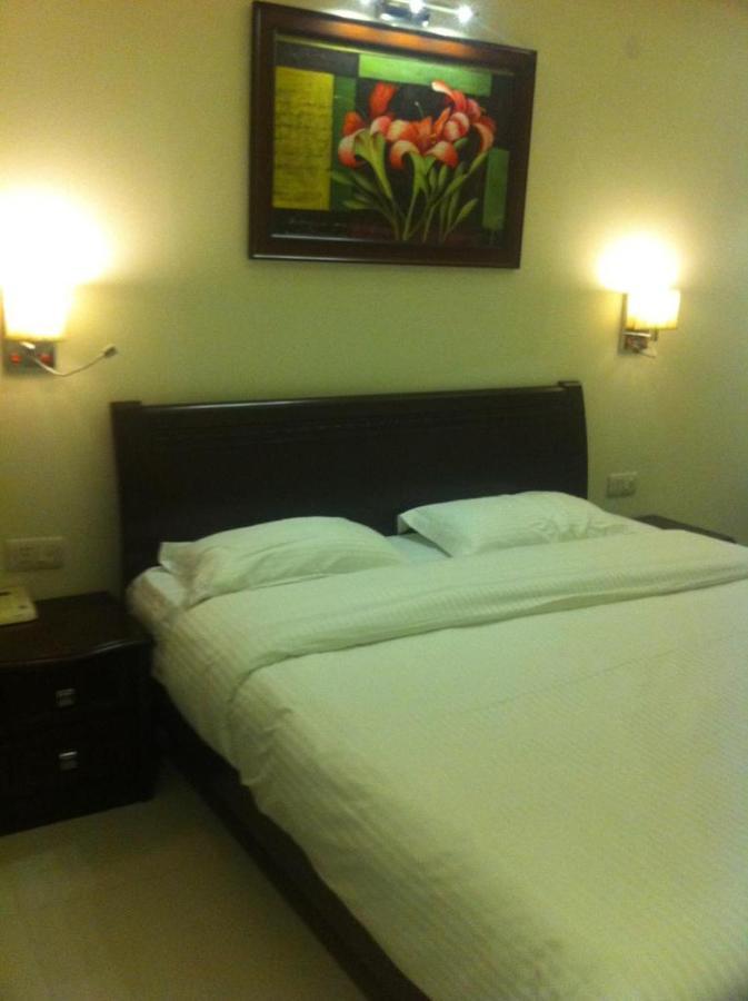 Nikko Blue - Boutique Hotel Ґурґаон Екстер'єр фото