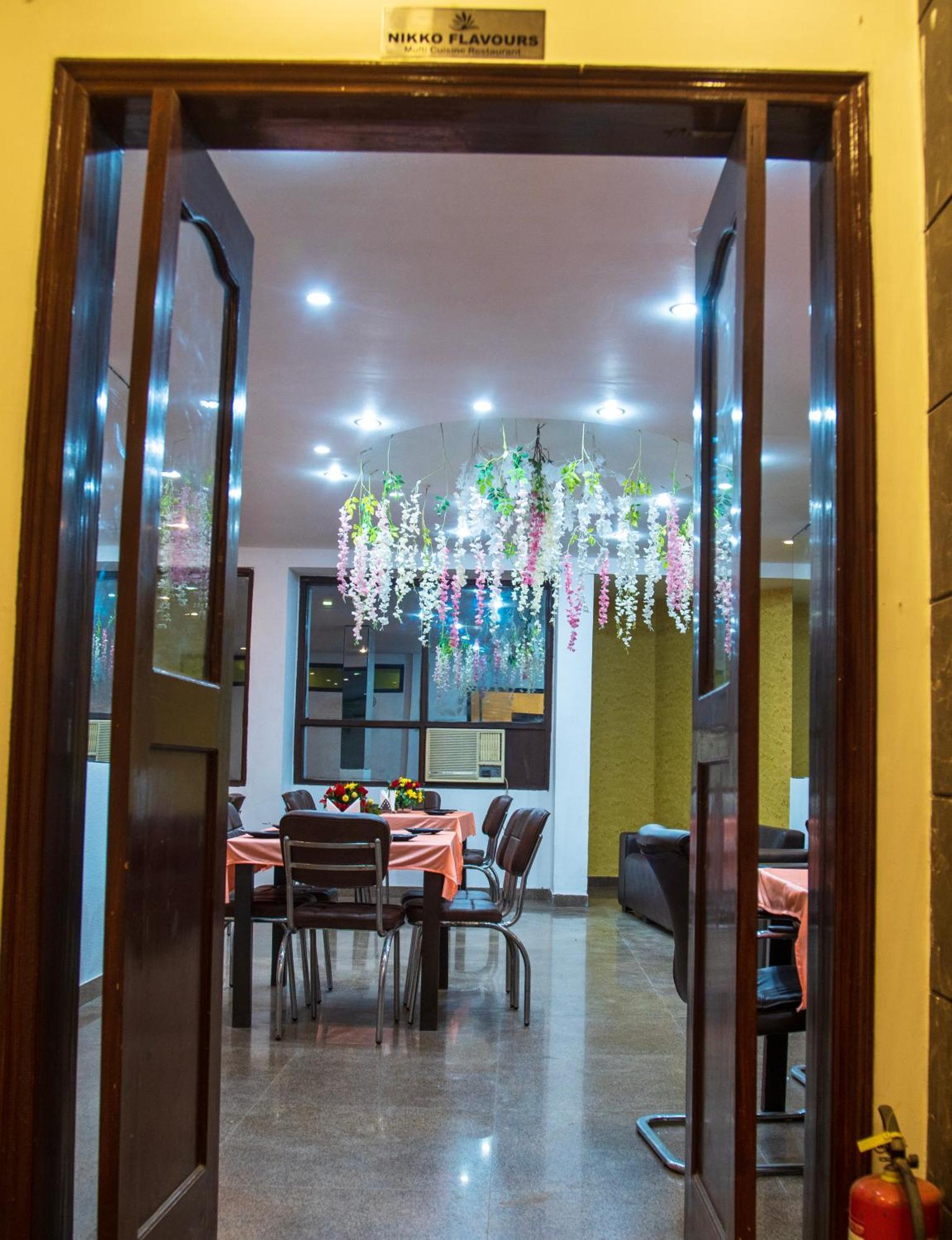 Nikko Blue - Boutique Hotel Ґурґаон Екстер'єр фото