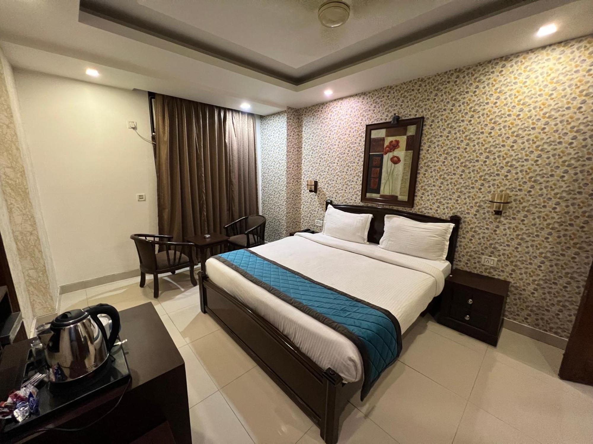 Nikko Blue - Boutique Hotel Ґурґаон Екстер'єр фото
