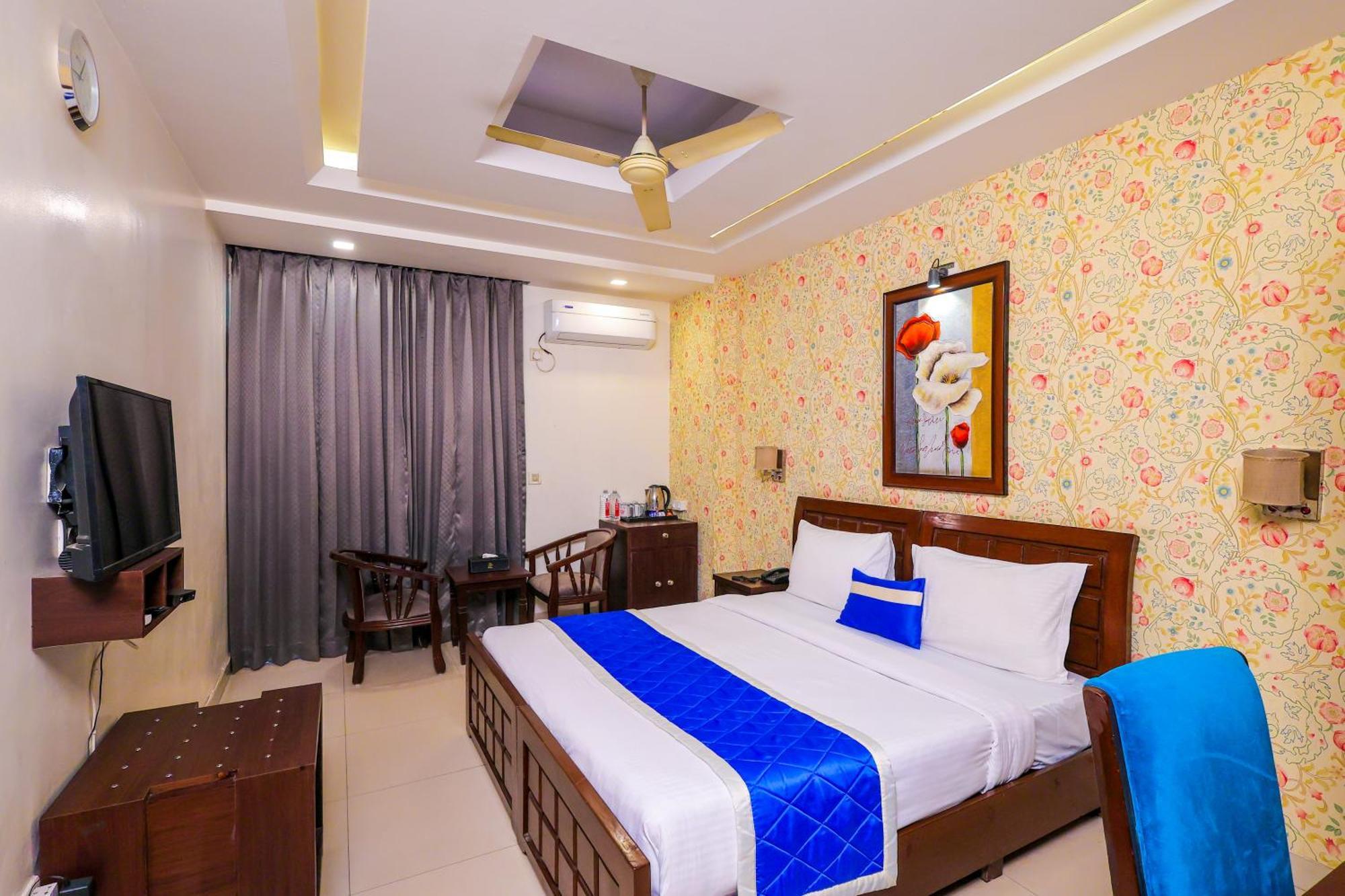 Nikko Blue - Boutique Hotel Ґурґаон Екстер'єр фото