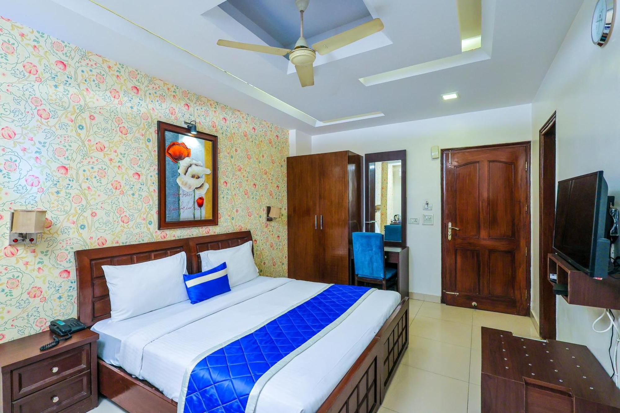 Nikko Blue - Boutique Hotel Ґурґаон Екстер'єр фото