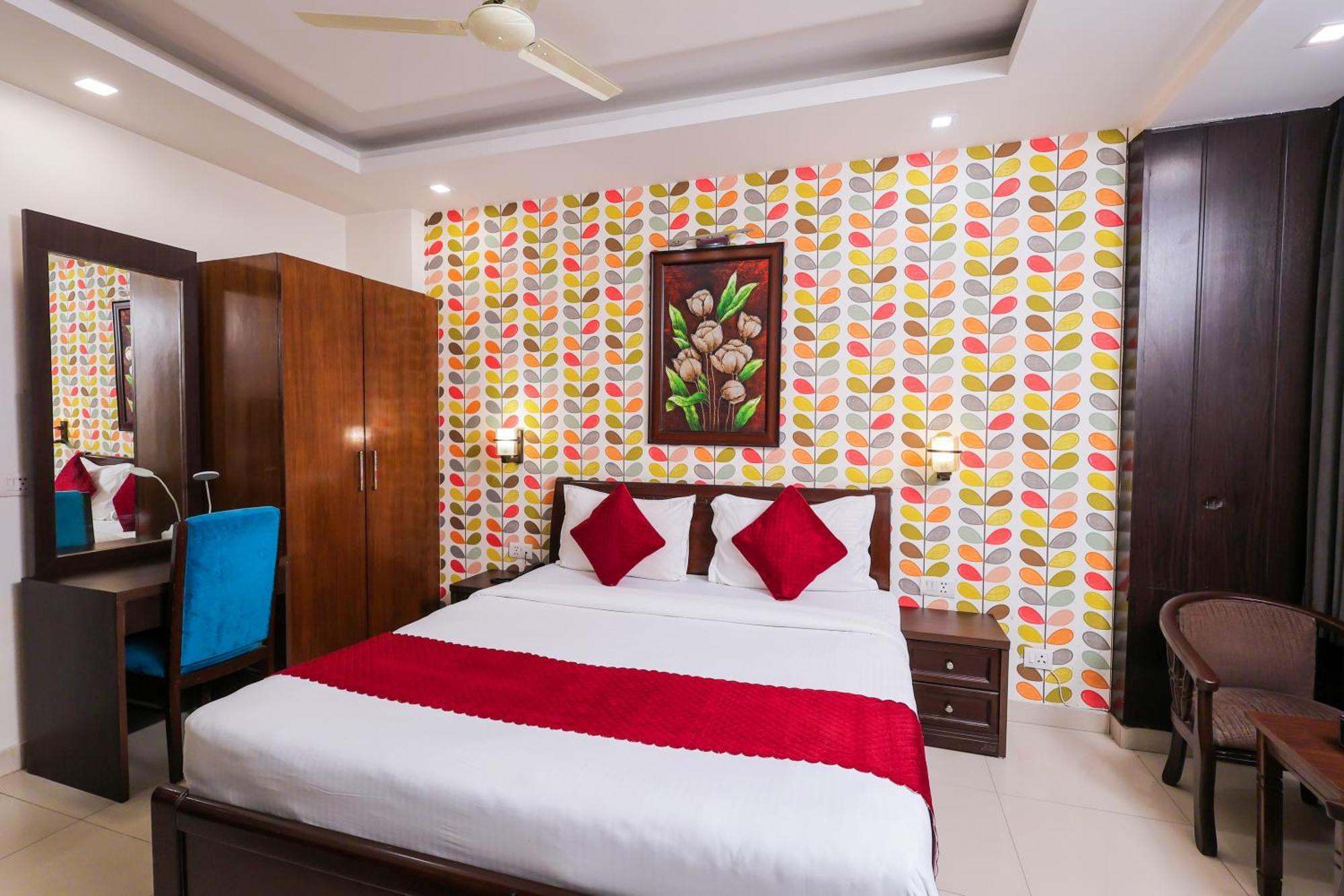 Nikko Blue - Boutique Hotel Ґурґаон Екстер'єр фото