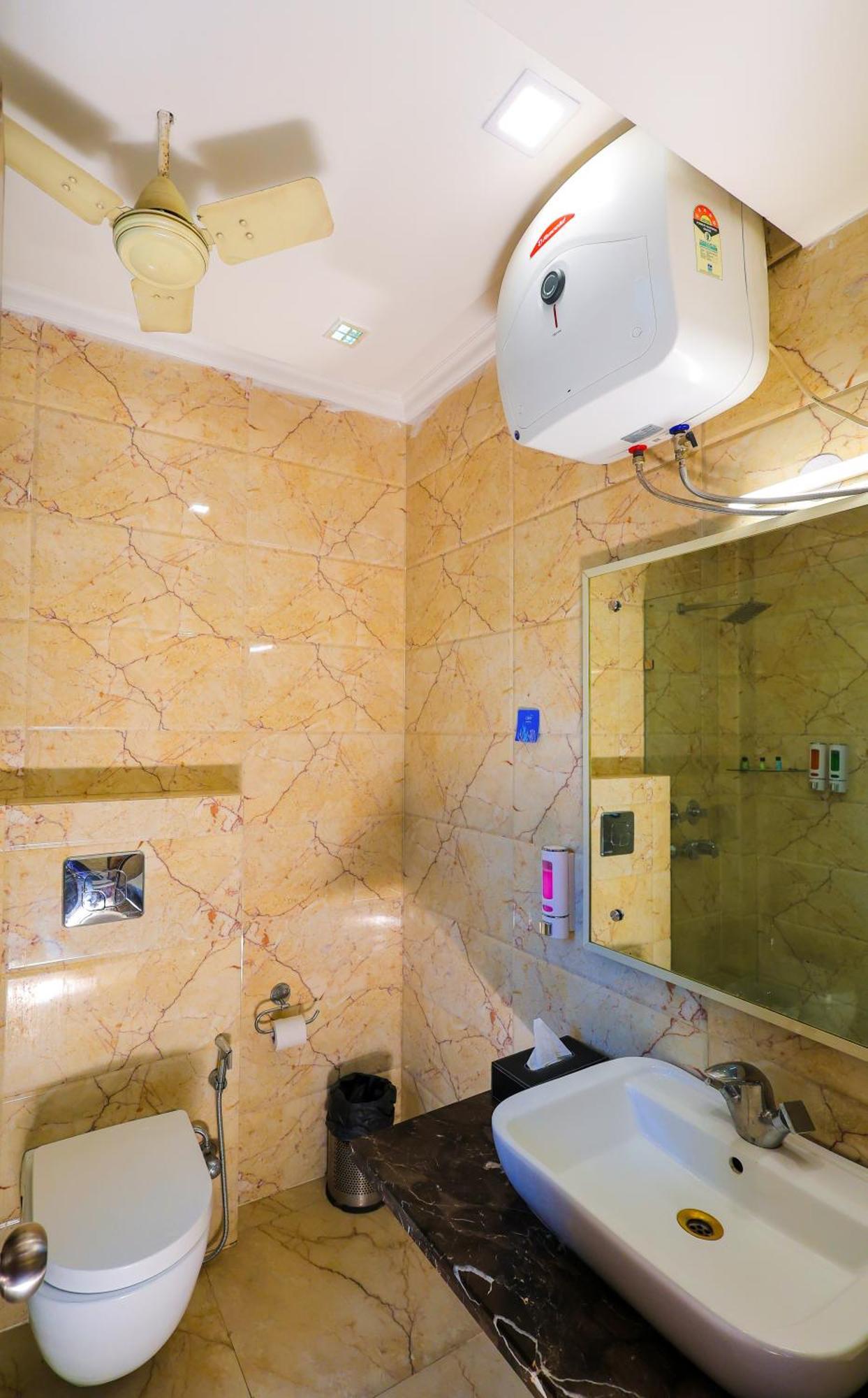 Nikko Blue - Boutique Hotel Ґурґаон Екстер'єр фото